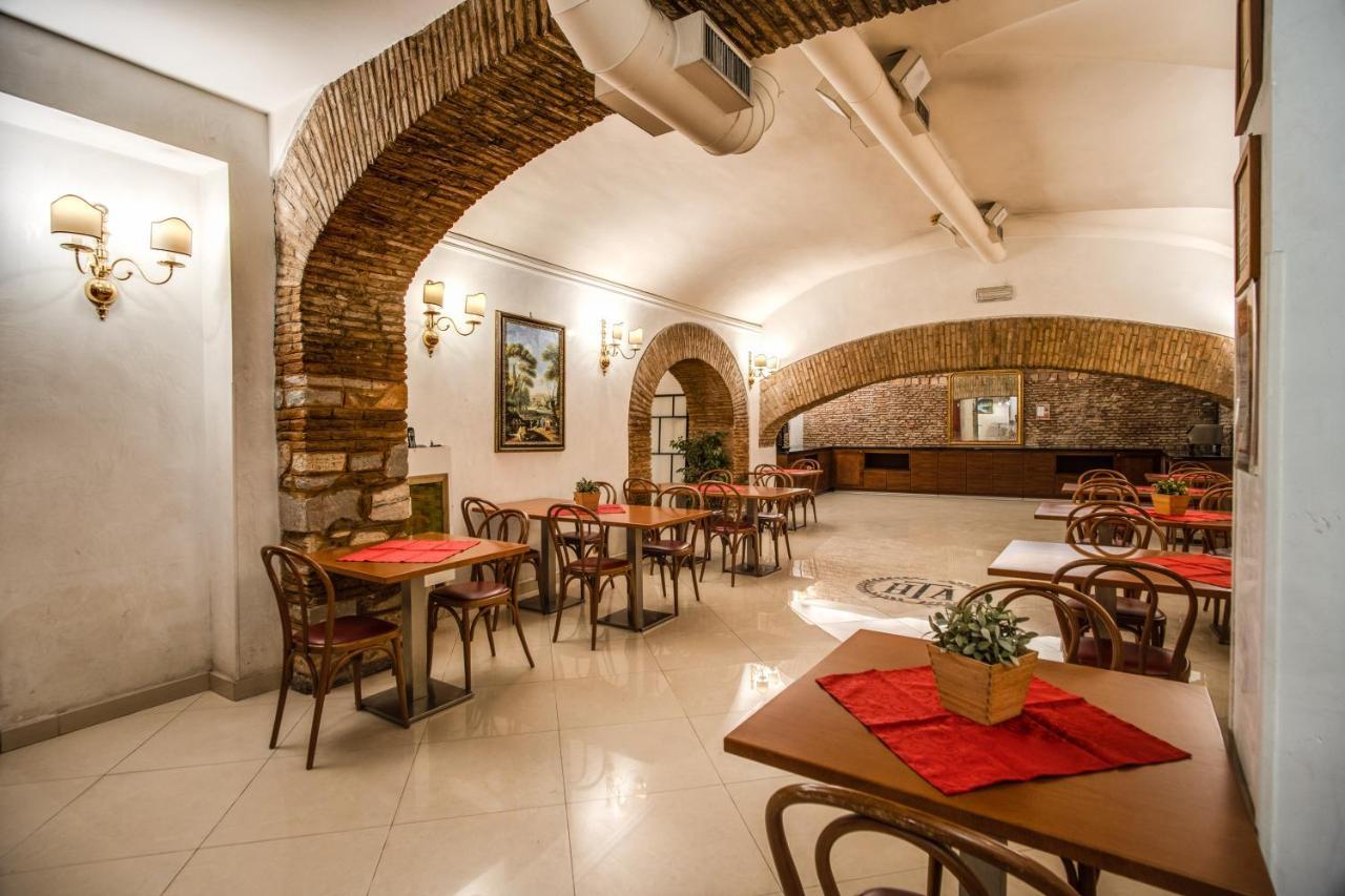 Hotel Della Torre Argentina Rome Exterior photo