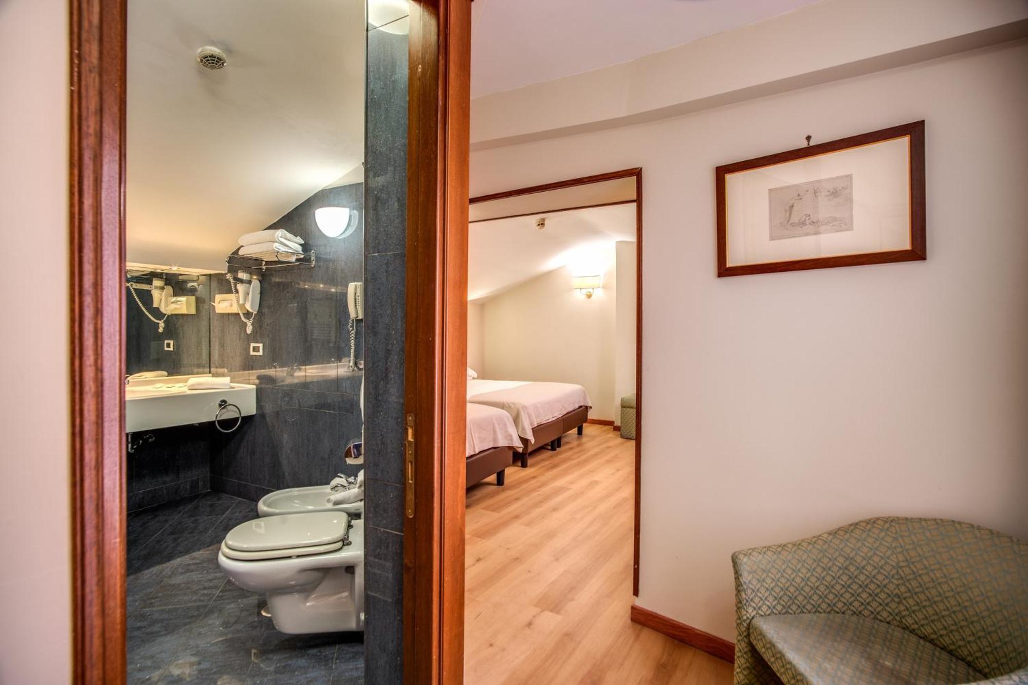 Hotel Della Torre Argentina Rome Exterior photo