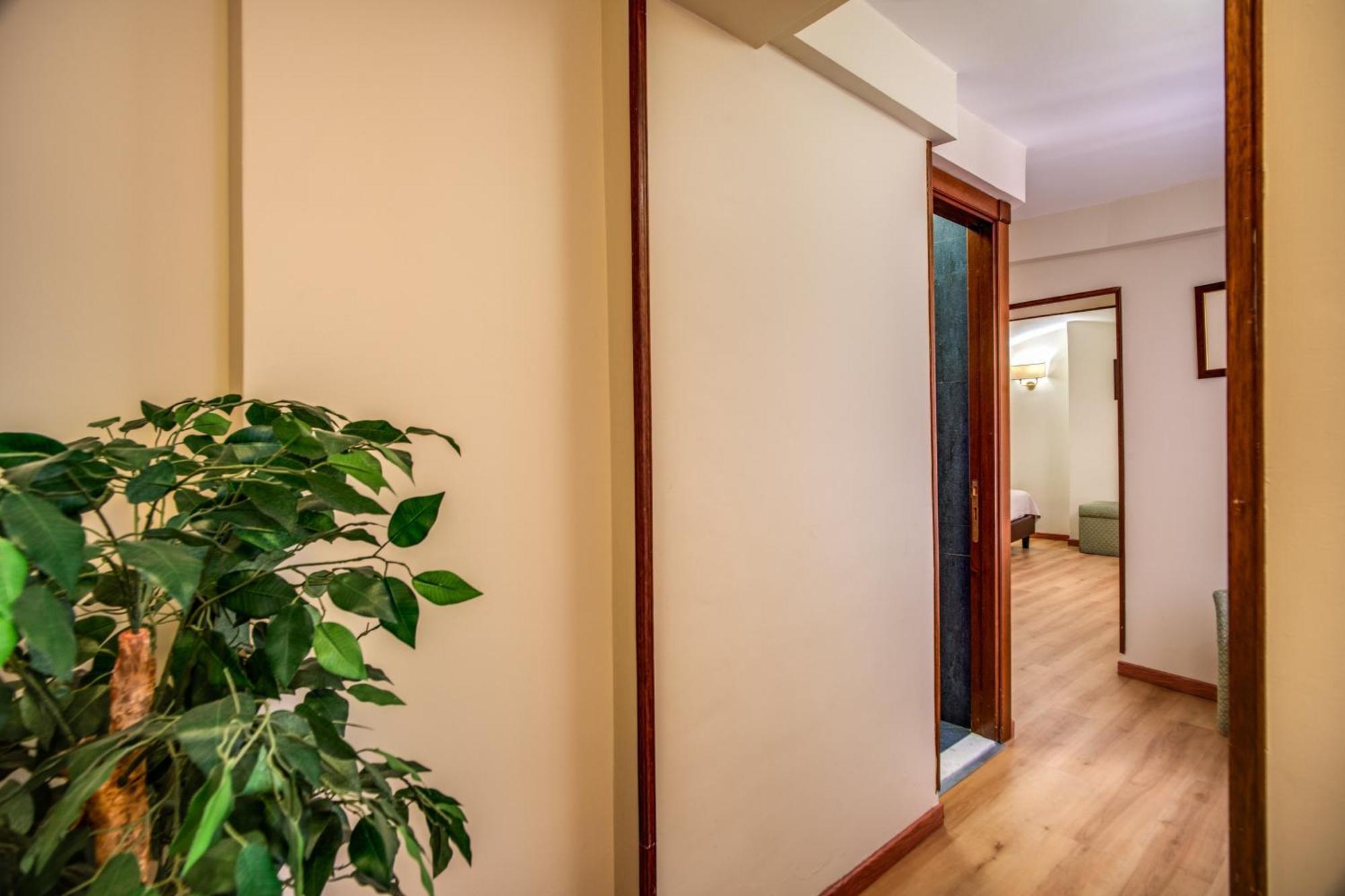 Hotel Della Torre Argentina Rome Exterior photo